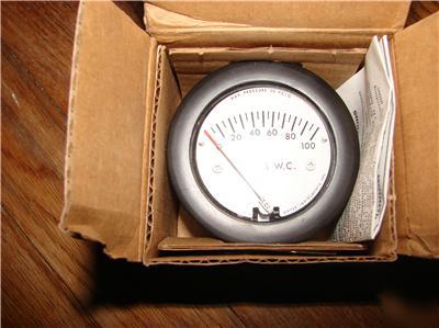 Dwyer magnehelic pressure gauage minihelic ii 2-5100